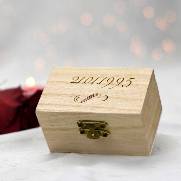Χειροποίητο ξύλινο κουτί με usb stick & χάραξη δώρο για ζευγάρια